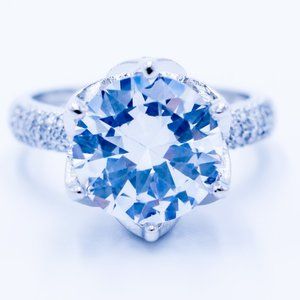 Clear Zircon in Silver Flower Ring
